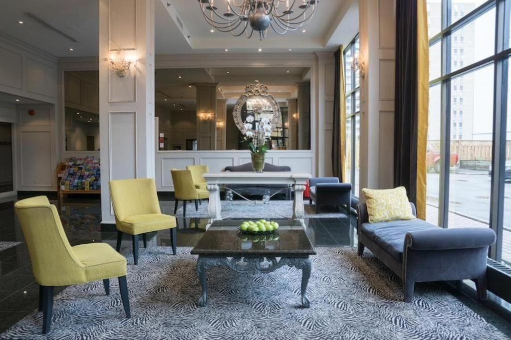 The Roehampton Hotel Toronto Exteriör bild
